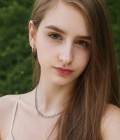 Rencontre Femme : Ясмина, 18 ans à Ukraine  Львов